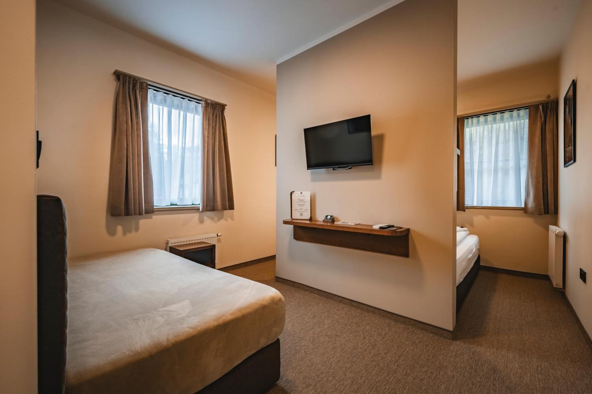 Guest House Ejga 예세니체 외부 사진